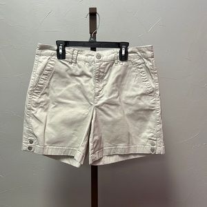 Gloria Vanderbilb shorts